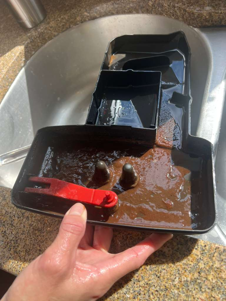 Drip tray before cleaning